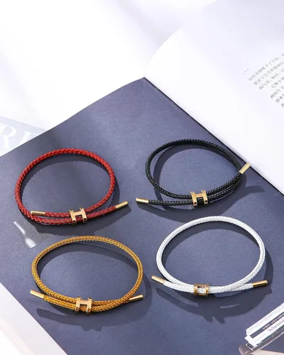 Vista 6 de Bracelets for Women Adjustable Charm Bracelet, 18k Gold-plated Buckle Design Titanium Steel Wire Rope Women's Gift Jewelry