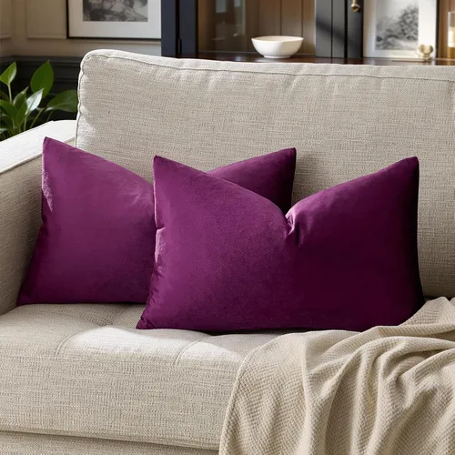 Vista 121 de GIGIZAZA Juego de 2 fundas de almohada doradas de terciopelo de 20 x 20 pulgadas para sofá Almohadas para sofá, tela texturizada suave de 9.88