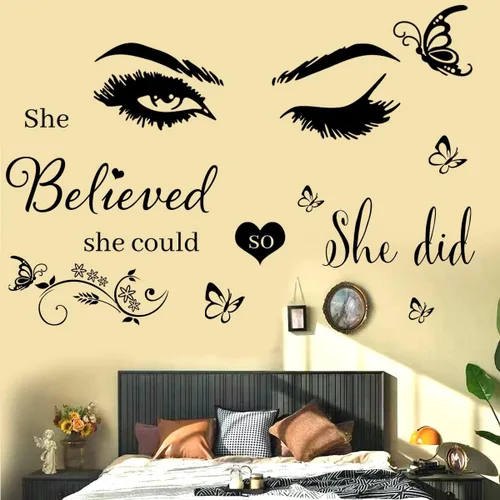 Vista 2 de Adhesivo de pared de vinilo con texto en inglés "She Believed She Could So She Did", calcomanías de pared de mariposa para dormitorio, sala