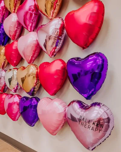 Vista 4 de Paquete de 10 globos en forma de corazón rosa pastel, globos románticos de 18 pulgadas para el día de San Valentín, proponer matrimonio, boda 10