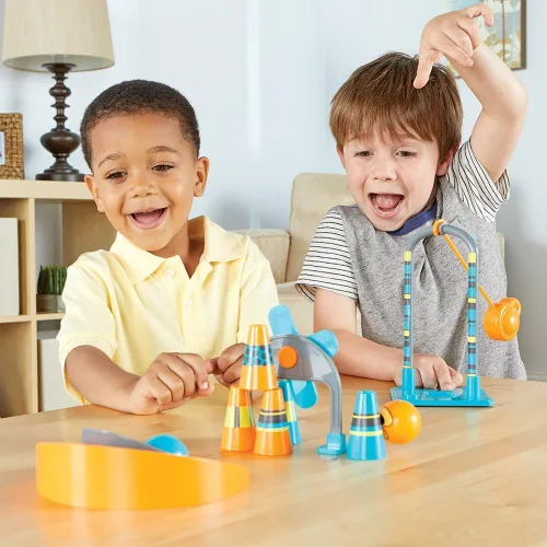 Vista 3 de Learning Resources Pendulonium STEM Challenge, juego de péndulo para niños, 16 piezas, a partir de 5 años