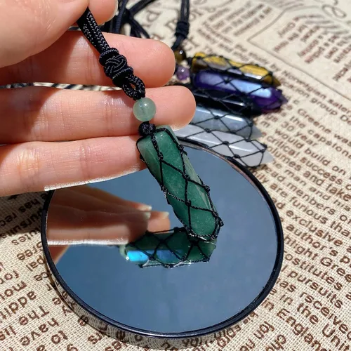Vista 5 de QINJIEJIE Collar de cristal de cruz ajustable, cuerda negra, piedras preciosas naturales, collares de piedra de cuarzo para hombres y mujeres