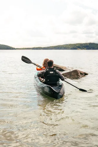 Vista 3 de Perception Kayaks Tribe 9.5 Sentarse en la parte superior Kayak Kayak recreativo Dapper