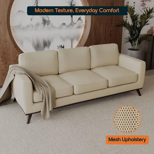 Vista 4 de LeisureMod Chester - Sofá moderno de cuero y malla de 3 plazas con base de madera de abedul Sofá de sala de estar de mediados de siglo (malla beige)