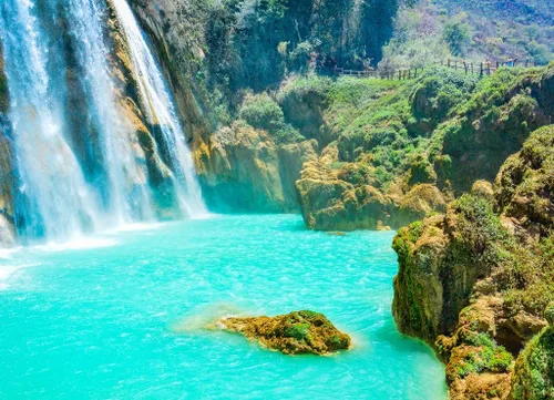 Vista 2 de Noah Jigsaw Puzzle Velo de Novia Cascada en Chiflon Falls, Chiapas, México, 1000 piezas