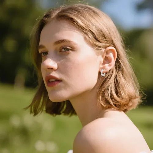 Vista 4 de POPLYKE Aretes de plata de ley con diseño de flores, pequeños aretes tipo huggie, regalo de joyería para mujer A-Daisy