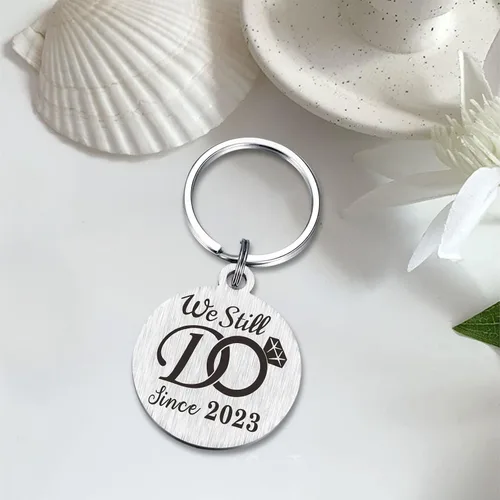 Vista 4 de TANWIH Llavero de segundo aniversario de boda, regalos para marido y él, aniversario de 2 años para hombres, todavía lo hacemos desde 2023