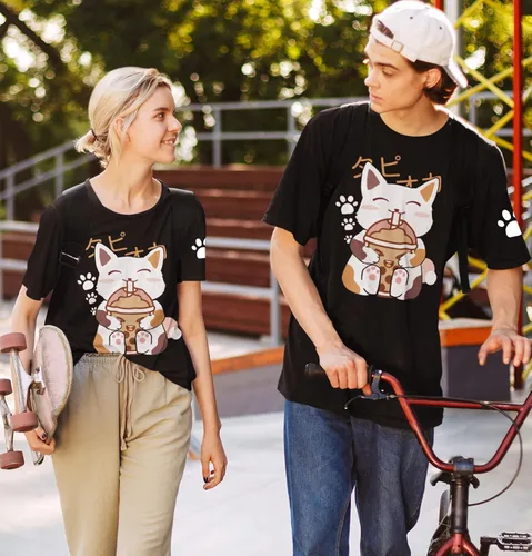 Vista 2 de Camiseta Kawaii de anime con diseño de gato de burbujas
