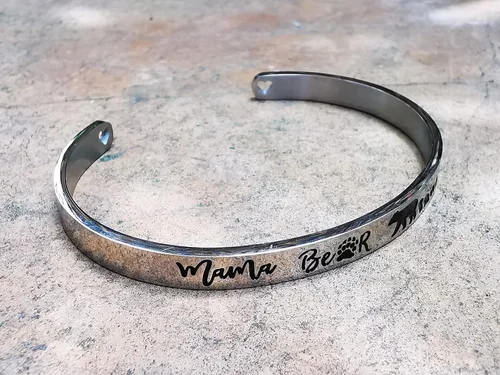 Vista 34 de Pulseras inspiradoras para abuela, mamá, hija, sobrina, tía, grabado, mensaje oculto, pulsera de acero inoxidable, corona de cumpleaños, joyería