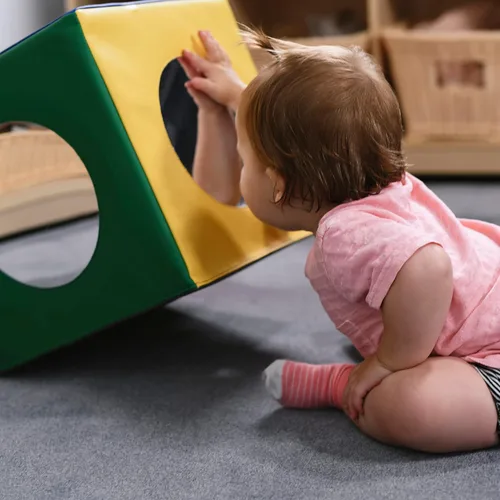 Vista 9 de ECR4Kids SoftZone cubo espejo, juguete sensorial, varios