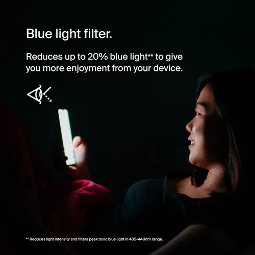 Vista 2 de Belkin ScreenForce UltraGlass Protector de pantalla con filtro de luz azul para iPhone 14 Pro, resistente a los arañazos, protección contra impactos