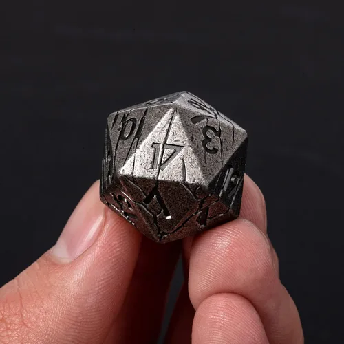 Vista 6 de Dados de metal con ruinas de hierro agrietado + dados de metal dorado con grietas azules