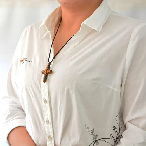 Vista 6 de QIANXU Collares de cruz de cristal de ojo de tigre para mujeres y hombres, amuleto de protección de Jesús, collar con colgante de joyería curativa
