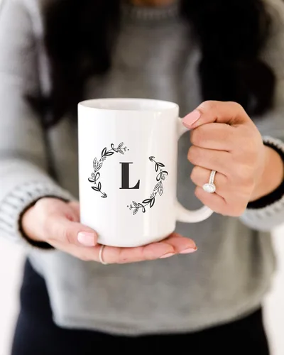 Vista 10 de The Cotton & Canvas Co. Botánico personalizado monograma inicial letra A taza de café porcelana cerámica taza de café para ella, para él