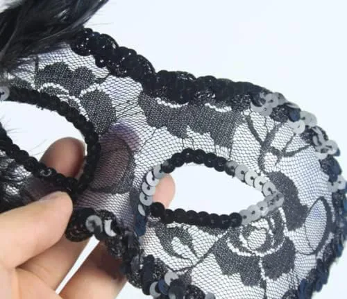 Vista 5 de Velo de encaje de plumas de lujo negro blanco lateral translúcido media máscara en palo para mujer