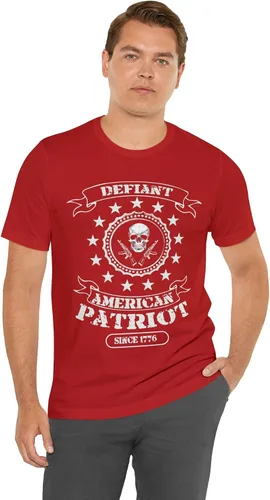 Vista 8 de Patriota estadounidense desafiante