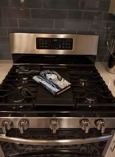 Vista 2 de Caroline's Treasures 7137OVMT - Manopla de horno de Husky siberiano, resistente al calor, gruesa para sartenes calientes y horno, manopla de cocina