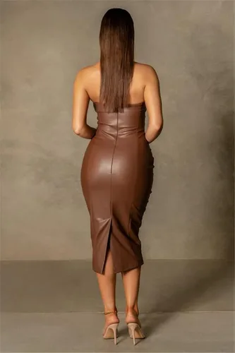 Vista 3 de XLLAIS Vestido sexy sin tirantes para mujer, vestido midi para club, hombros descubiertos, vestido de cuero sintético para fiesta