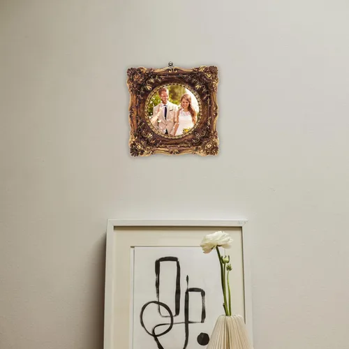 Vista 4 de HOMSFOU Portarretratos vintage de escritorio de 4.33 x 4.33 pulgadas, estilo retro, adornado, para fotos, decoración para el hogar, oficina, boda