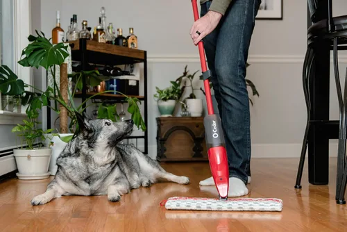 Vista 10 de O-Cedar ProMist MAX Mopa de Spray de Microfibra Elimina el 99% de las Bacterias con Solo Agua, Incluye 1 Repuesto Adicional
