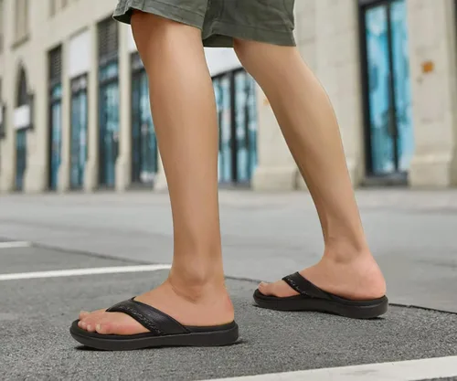 Vista 2 de KuaiLu - Sandalias deportivas para hombre con soporte de arco ortopédico estilo tanga con soporte para fascitis plantar para exteriores, de verano