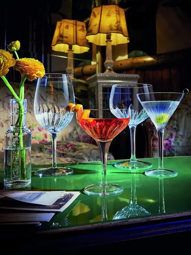 Vista 4 de Luigi Bormioli Mixology - Vasos de Martini de 7.25 onzas, juego de 4