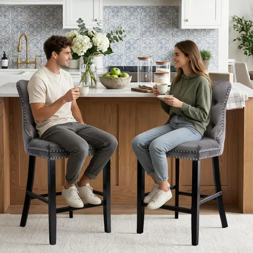 Vista 267 de SoarFlash Juego de 2 taburetes de bar tapizados de terciopelo moderno con patas de madera, botones acolchados, cabeza de clavo cromada, asiento