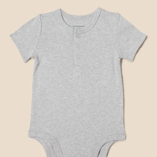 Vista 3 de Tienda Essentials Body unisex Henley para bebés, paquete de 2