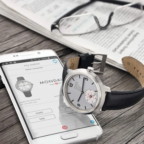 Vista 5 de Mondaine Smartwatch Helvetica No1 Reloj de pulsera para hombre MH1B2S80LB de fabricación suiza correa de piel negra caja de acero inoxidable