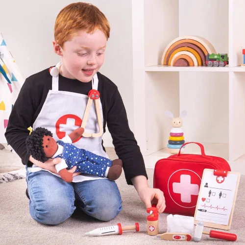 Vista 7 de Bigjigs Toys Juego de médicos para niños, juego de médicos de madera de 10 piezas con estetoscopio para niños, termómetro, medicina y más en estuche