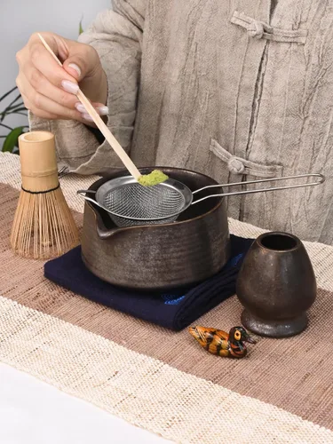 Vista 3 de Artcome Juego de herramientas Matcha: kit completo con cuenco de matcha con boquilla, batidor de bambú, cuchara de té, soporte para batidoras