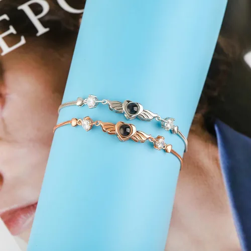 Vista 17 de Godchoices Pulsera de fotos personalizada, pulsera de proyección de fotos con imagen en el interior, collar con texto en inglés "I Love You