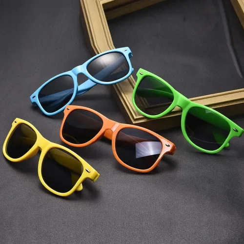 Vista 6 de SUNOVELTIES Paquete de 12 lentes de sol de colores neón clásicos retro para fiestas, unisex para adultos