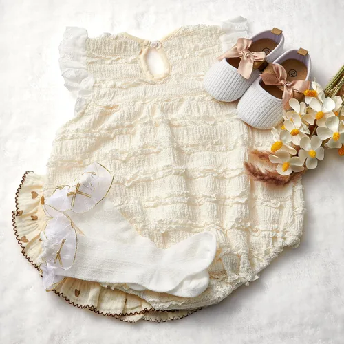 Vista 5 de Golray Cesta de regalo de madera para bebés, niñas recién nacidas, juego de tela con mameluco/zapatos suaves/calcetines/manta/babero/diadema/hito