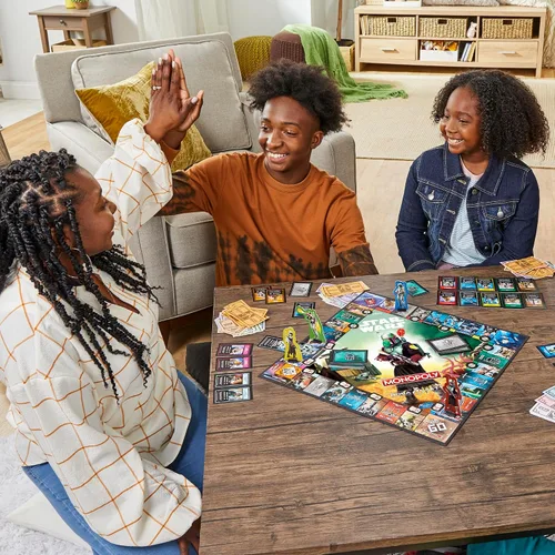 Vista 12 de Hasbro Gaming Monopoly: Star Wars Boba Fett Edition - Juego de mesa para niños a partir de 8 años, inspirado en las películas de Star Wars