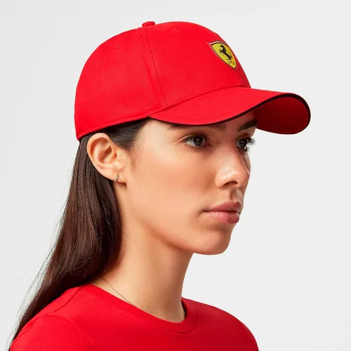 Vista 7 de Scuderia Ferrari - Sombrero Clásico - Unisex Embroidered logo, Scudetto shield logo on crown, Contrast sandwich peak, Rear strap with metal clasp