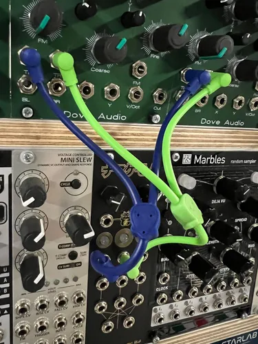 Vista 6 de SSMS - Luigi's Modular M-Doppio Mini Y - Cables de conexión divisores en ángulo recto – 2 unidades (negro) (10 x 10)