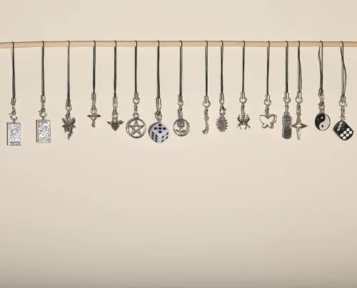 Vista 2 de Dijes de teléfono Y2k Accesorios de estética de hadas, dijes lindos y kawaii