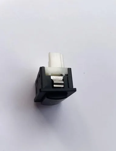 Vista 6 de Tapa del interruptor de desbloqueo del portón trasero de repuesto para BMW E90 F30 E60 F10 F11 E84 F22 F23 F25 E81 E82 F01 F32 X1 X3 Z4 botón