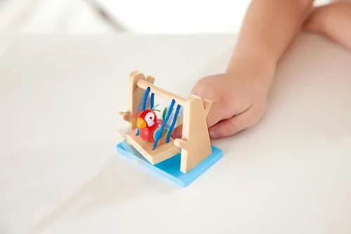 Vista 4 de Hape Juego de animales de madera para casa de muñecas de mascotas y familias 2