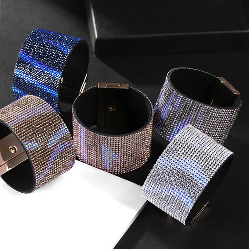 Vista 5 de Pulsera envolvente de cuero turquesa, pulseras de cuentas en capas para mujer, pulseras de plumas multicapa, pulsera bohemia occidental para mujer