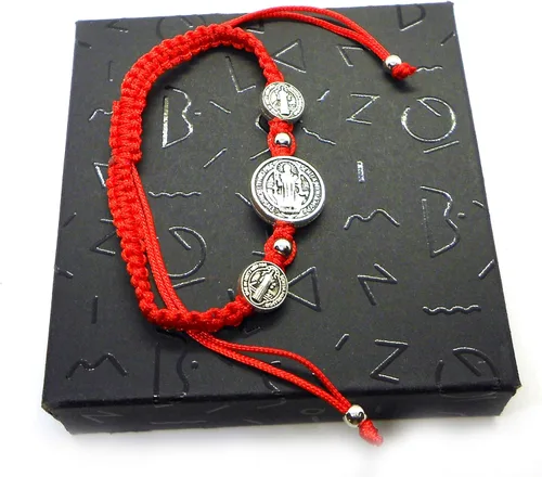 Vista 2 de Pulsera de cordón rojo ajustable de San Benito con tres medallas plateadas (juego de 3) Pulsera San Benito.