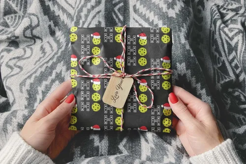 Vista 8 de Divertido papel de regalo de pickleball Ho Ho Ho, papel de regalo grueso, bola de remo de Navidad, decoración de fiestas deportivas al aire libre