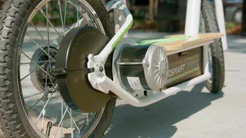 Vista 9 de EcoSmart Metro Scooter eléctrico – Asiento acolchado, cubierta ancha de bambú, neumáticos llenos de aire de 16 pulgadas, motor de alto par de 500 W