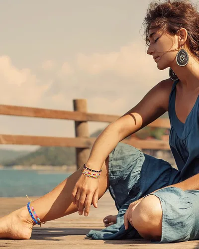 Vista 3 de Hicarer 21 pulseras de olas surfistas ajustables e impermeables hechas a mano para la amistad, joyería para mujer