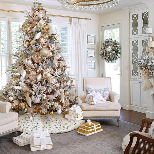 Vista 2 de NIBESSER Falda blanca para árbol de Navidad, falda de árbol de piel sintética de 48 pulgadas, alfombra de árbol de lentejuelas con plumas doradas
