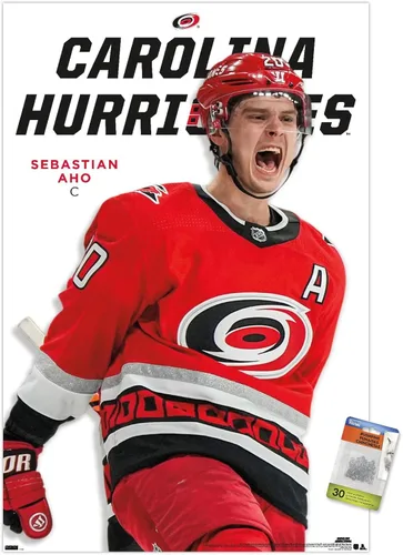 Vista 8 de Trends International NHL Carolina Hurricanes - Póster de pared Sebastian Aho Feature Series 23, 14.72 x 22.37 pulgadas, paquete de póster y pasador