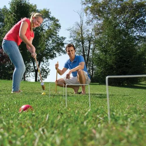 Vista 2 de Wild Sports Juego de croquet para 6 jugadores, incluye 6 mazos, 6 bolas, 2 estacas, 9 wickets, bolsa de almacenamiento, para todas las edades
