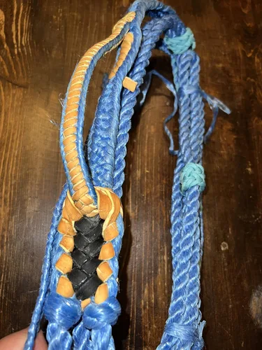 Vista 4 de Cuerda de becerro azul Poly - 9x7 mano derecha 5/8" x 5/8" suave - EPT Bull Ropes Riding Rope 10