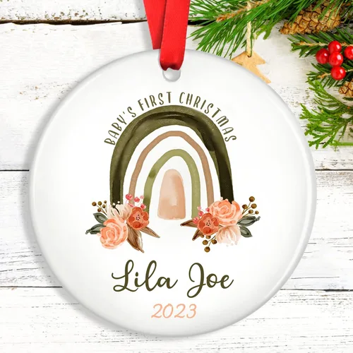 Vista 7 de Adornos de Navidad personalizados para camión volquete, adorno personalizado para bebé, adornos para árbol de Navidad para niños, adornos de camión